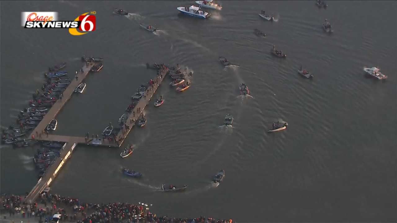 2016 Bassmaster Classic Underway On Grand Lake