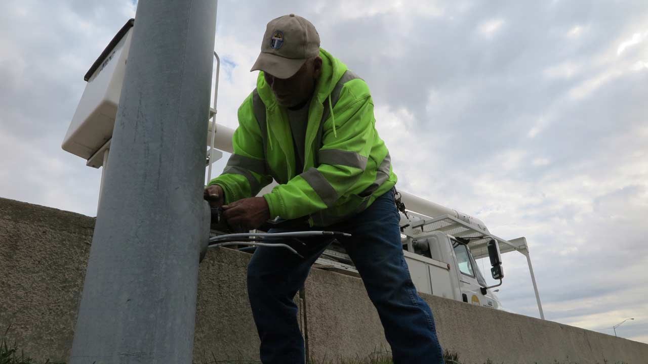 City Crews Continue Work To Repair Highway Street Lights