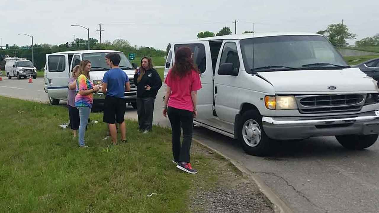Sand Springs Students Involved In Crash