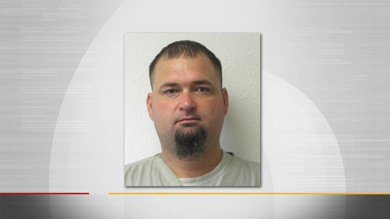 Oklahoma Prison Escapee Pleads Guilty To Federal Assault Charge