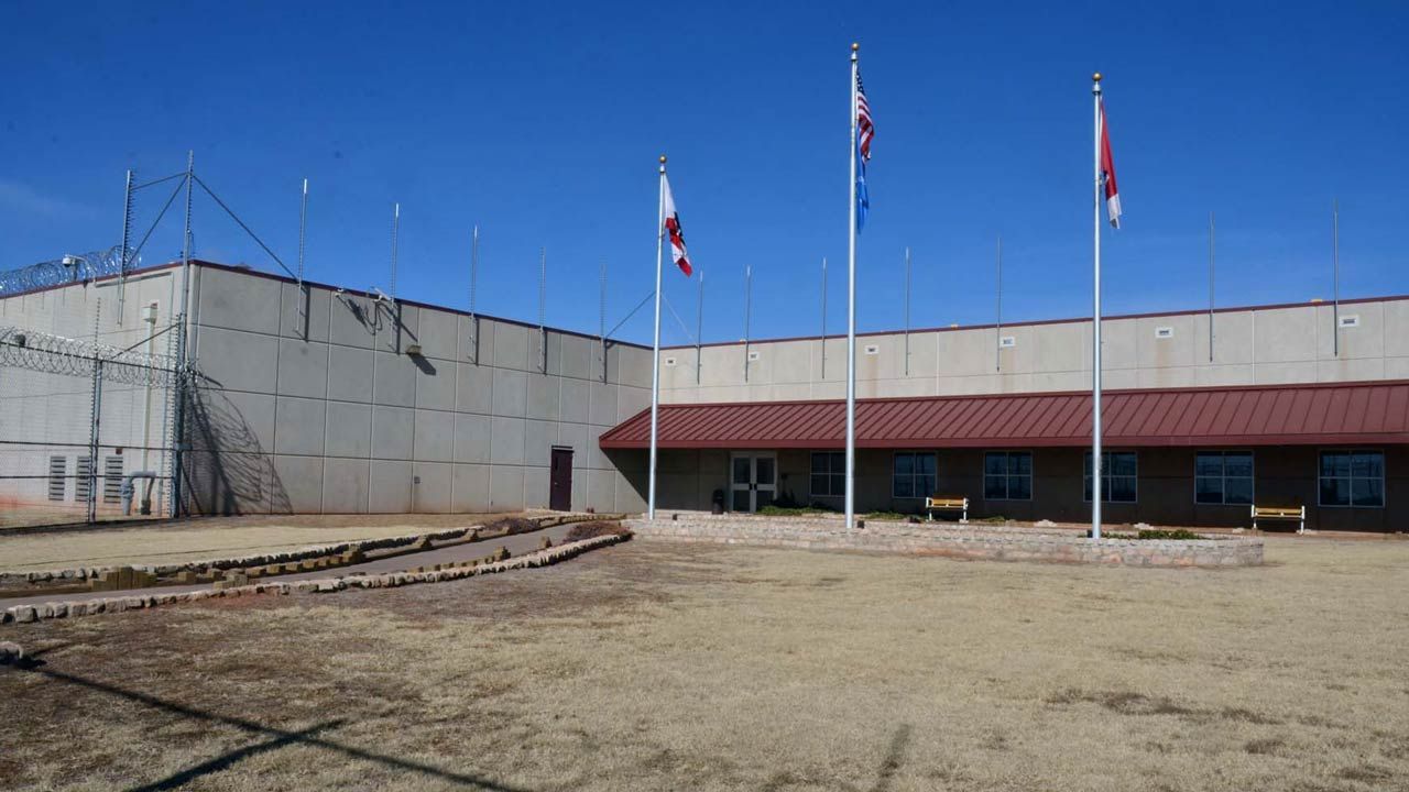 Oklahoma Looks At Vacant Private Prison To Ease Overcrowding