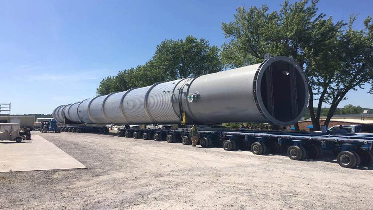 Giant Naphtha Splitter Tower To Be Moved Through Tulsa