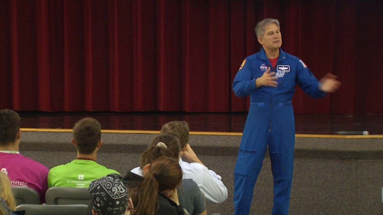 Former NASA Astronaut Speaks To Green Country  Students
