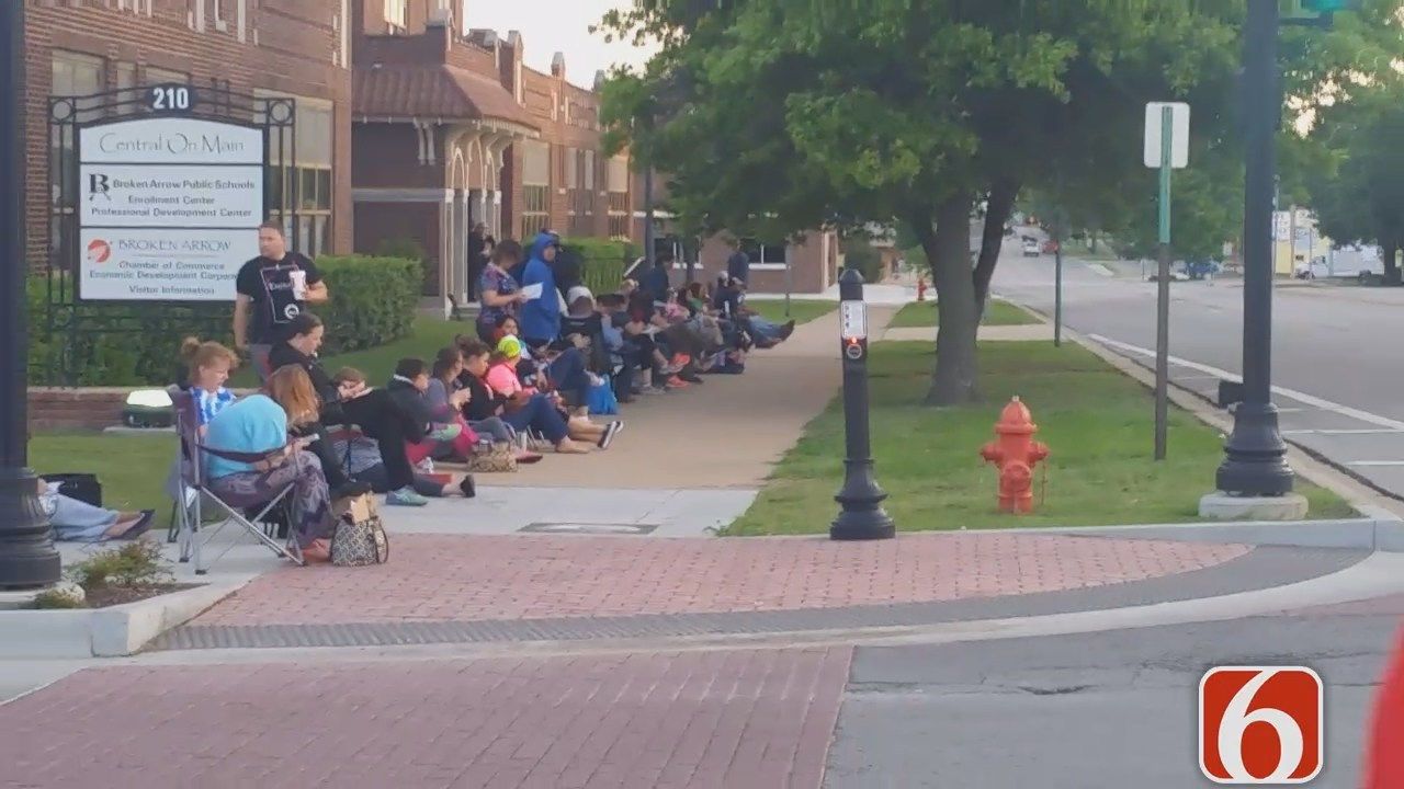 Broken Arrow Parents Line Up For Popular School Program