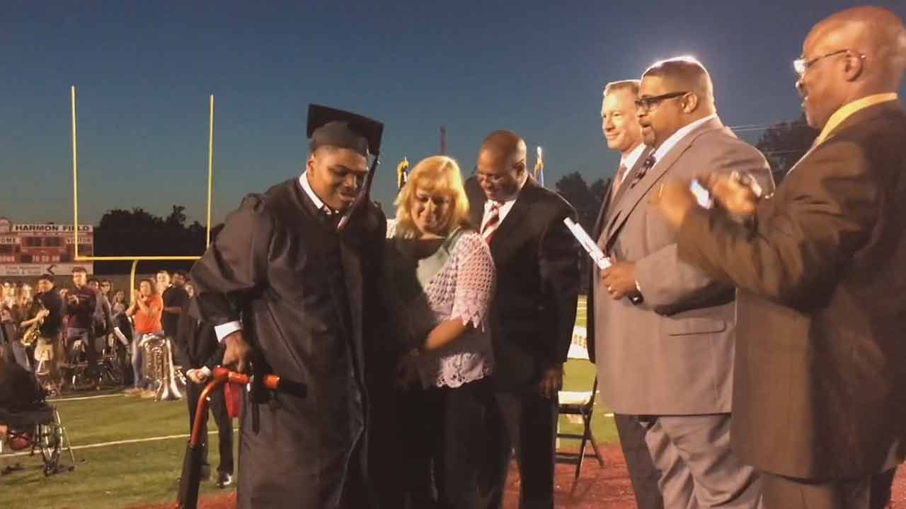 Okmulgee Teen With Cerebral Palsy Walks For First Time To Accept Diploma