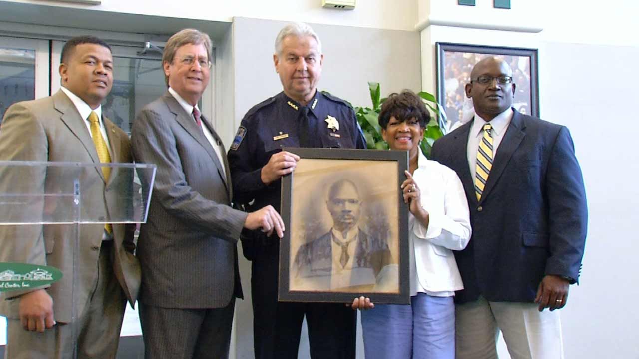 Police Chief Donates Rare Picture Of Tulsa’s First African-American Officer