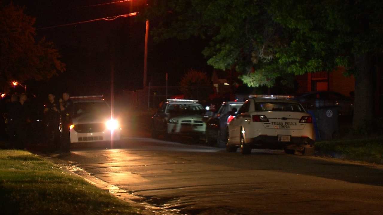 Robber Shoots At Victim At Tulsa Apartment Complex