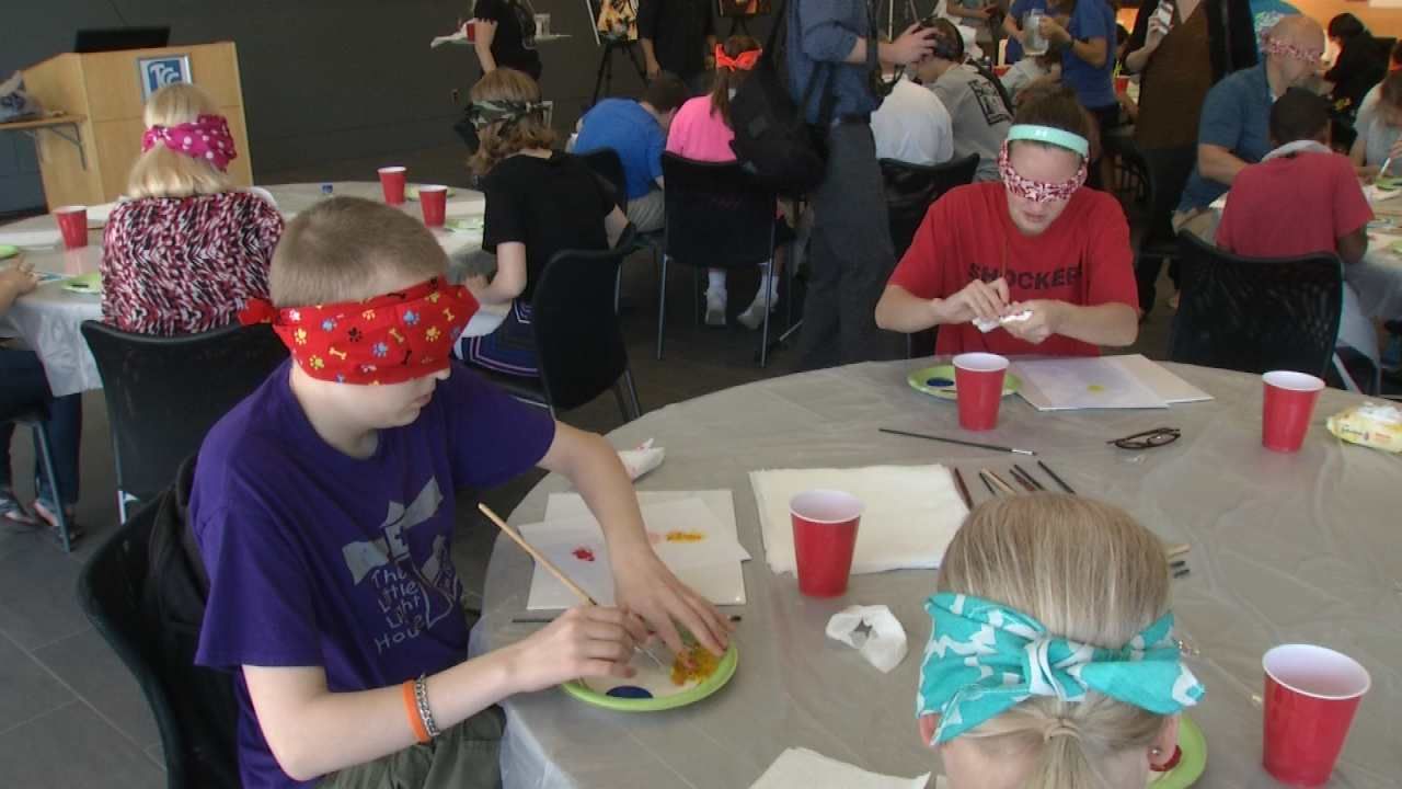 'Please Touch The Art' Workshop Breaks Sight Barrier