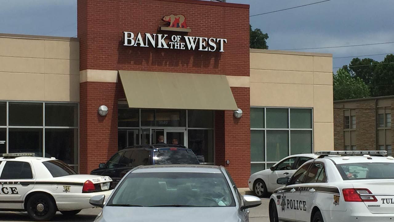 Man Robs Tulsa Bank