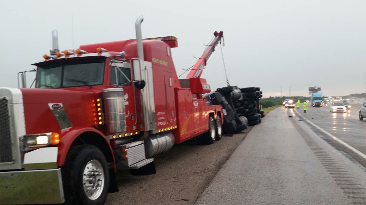 Strong Winds Knock Over Semis On Tulsa, Muskogee Area Highways