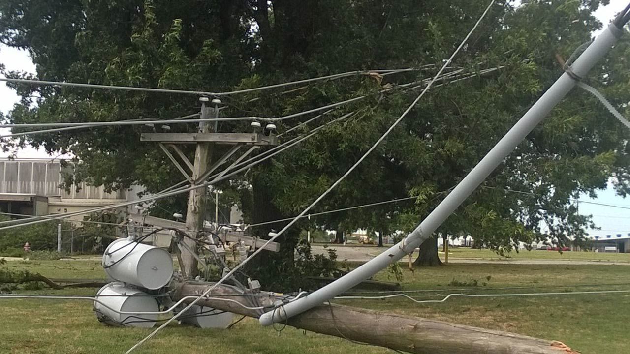 OG&E Work To Restore Power To Their Customers