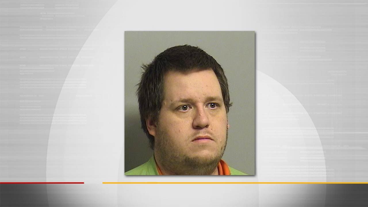 Man Pleads Guilty To Robbing Bixby Credit Union With Daughter In SUV