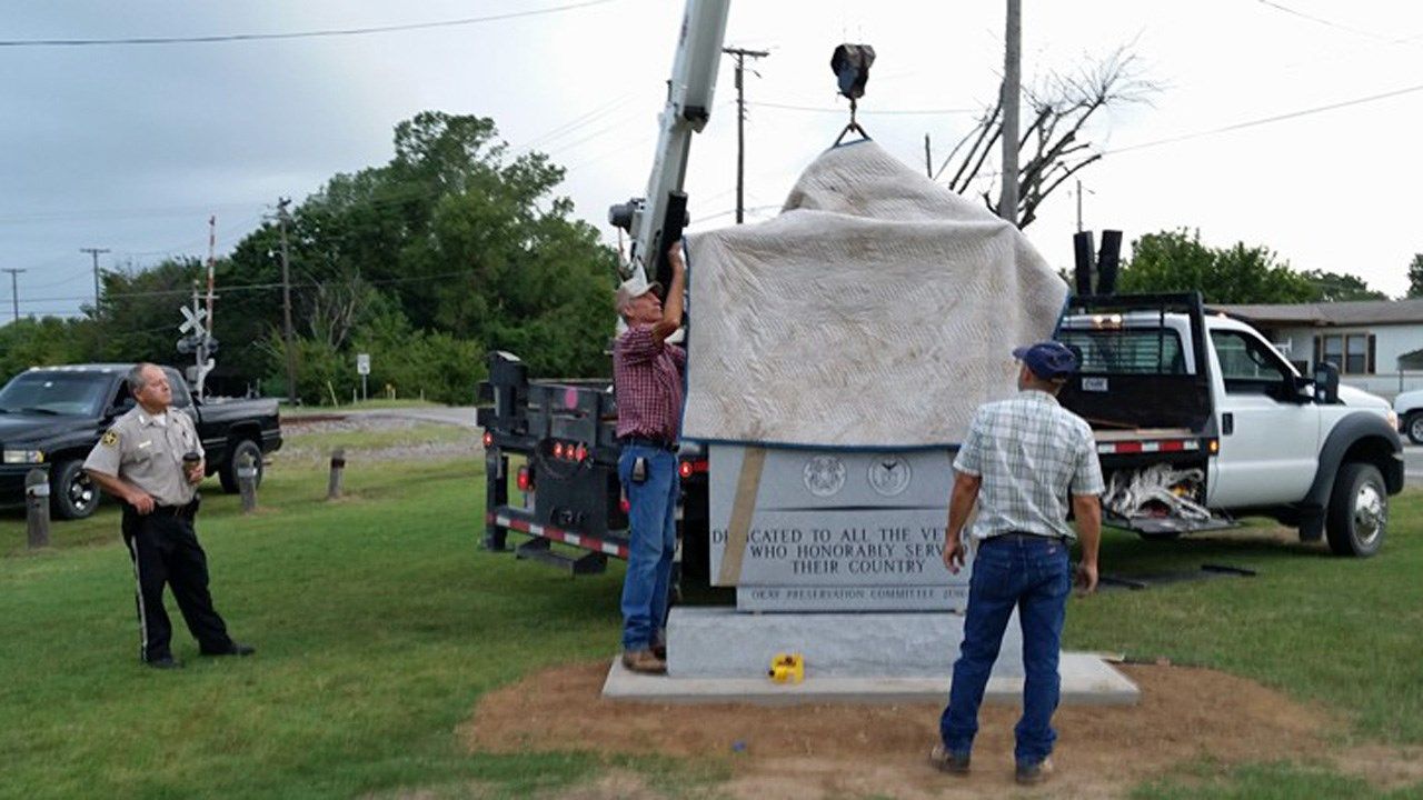 Okay Unveils Veterans Monument