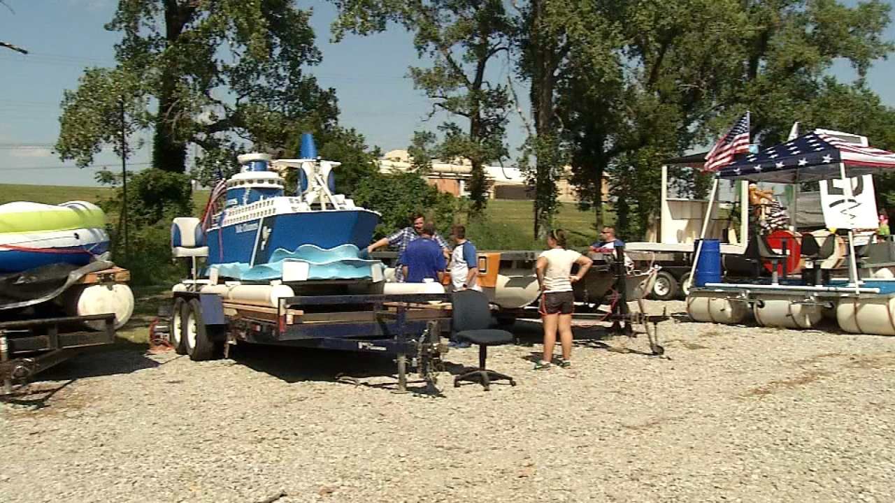 Crews Make Final Preps For This Year's Tulsa Great Raft Race