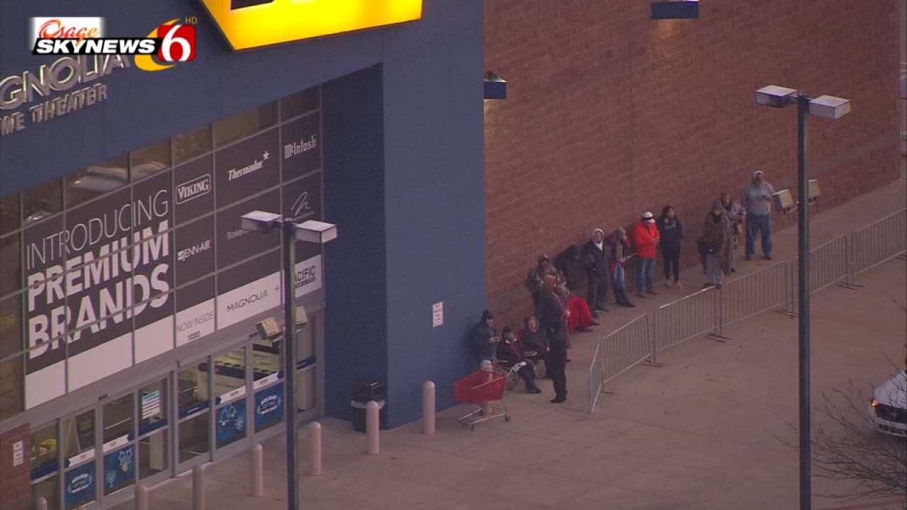 Tulsa Black Friday Shoppers Didn't Have To Wait In Line Long