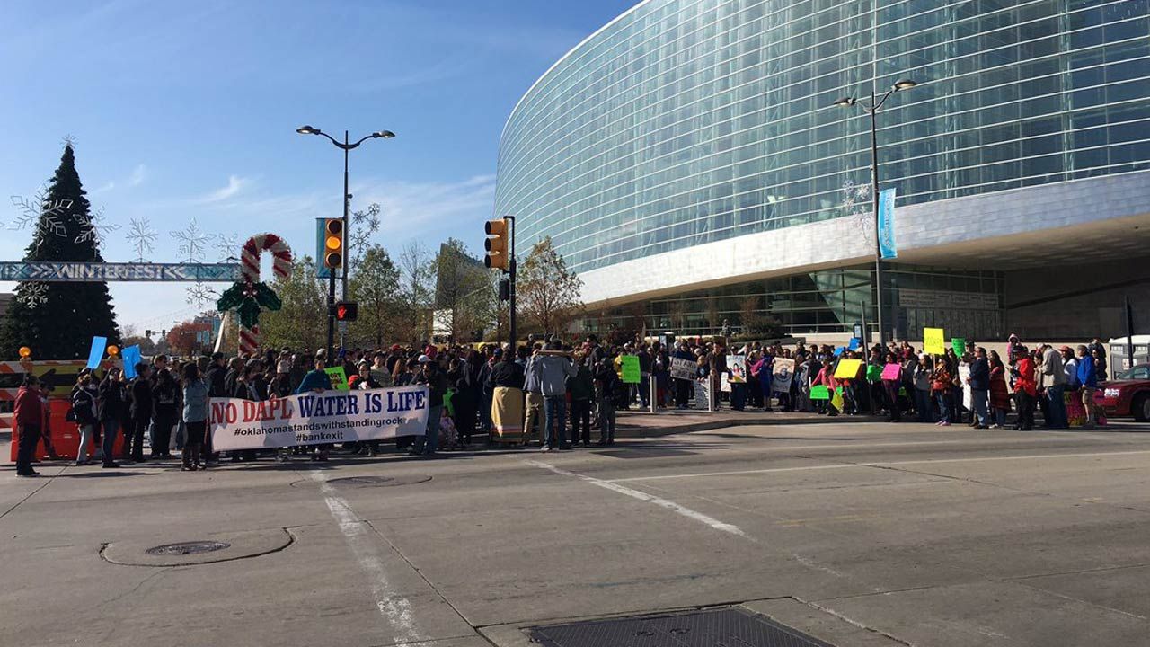 Anti-Dakota Pipeline Protesters Hold Rally At Tulsa Bank