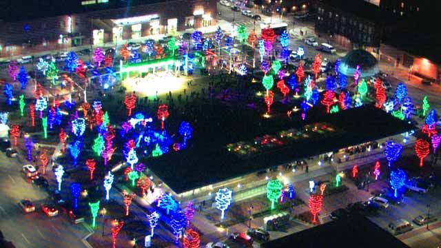 'Glow On The Green' Spreads Holiday Cheer In Tulsa Sunday