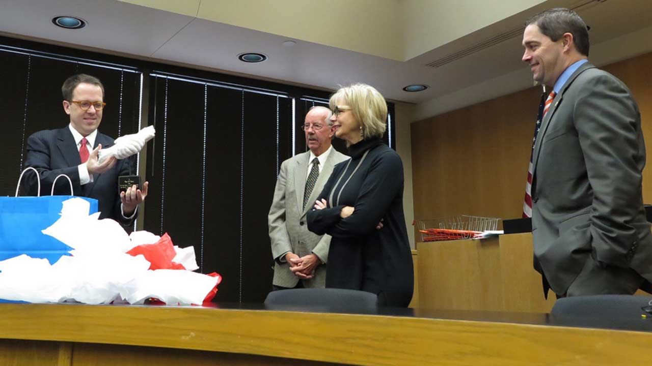 'Handshake' Sculpture Symbolizes New Tulsa City-County Partnership