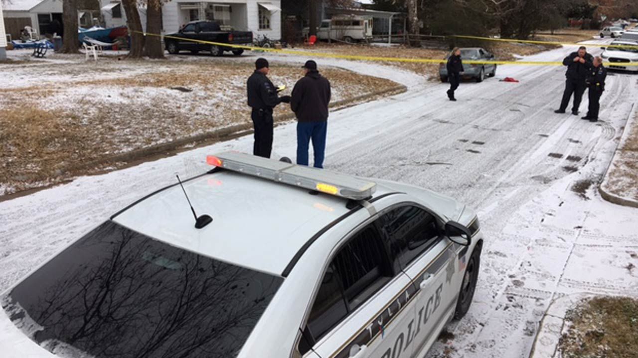 Man And Woman Found Shot Outside Tulsa Home