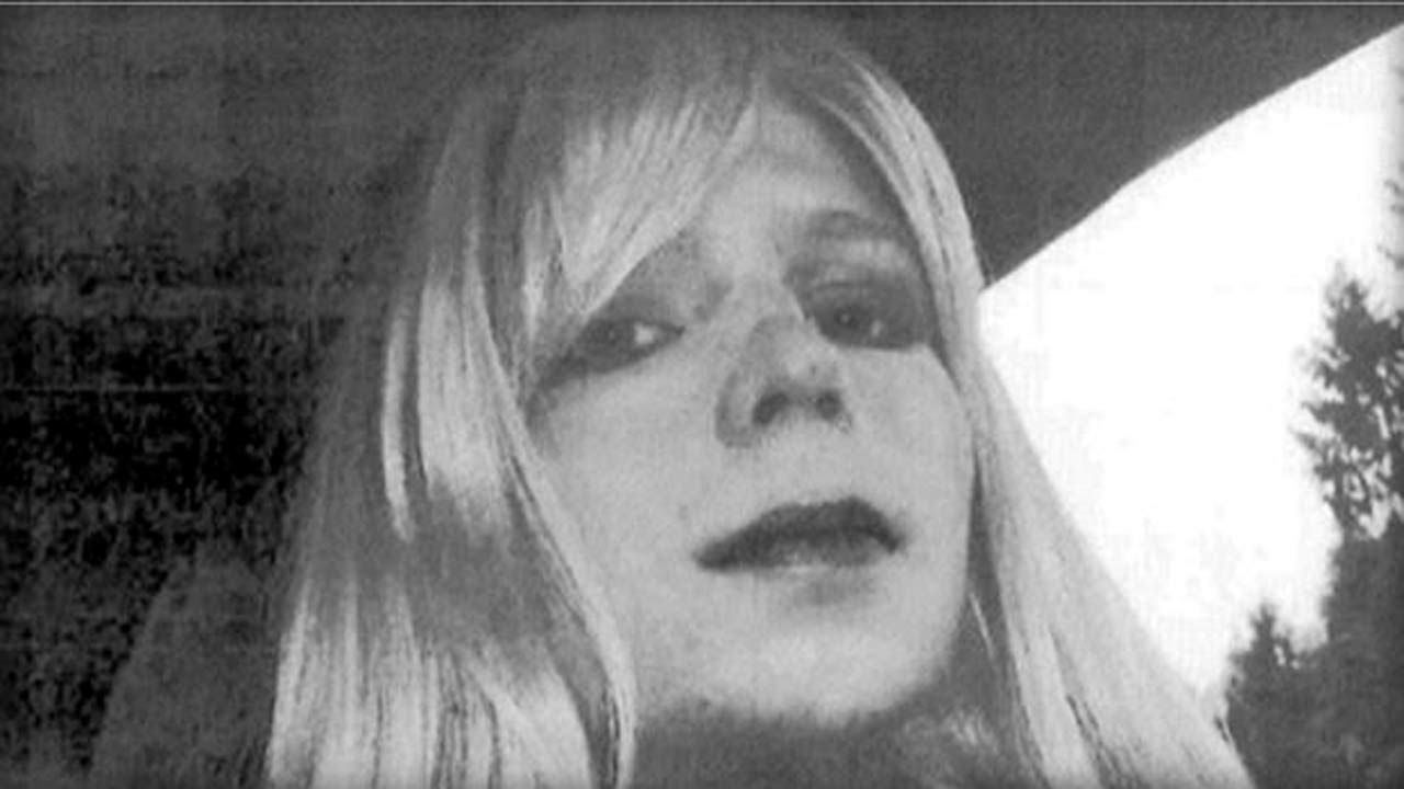 Obama Commutes Chelsea Manning's Sentence