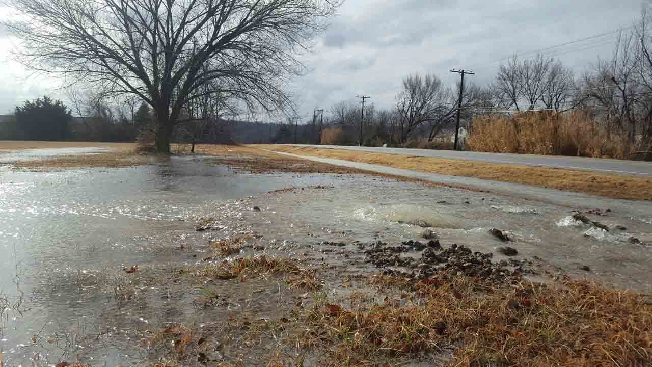 Tulsa Public Works Repairing 12-Inch Water Line Break