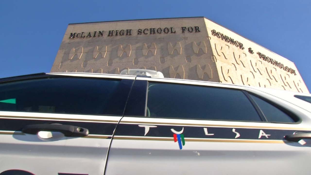 Tulsa Police Spend Time At High School Talking With Students