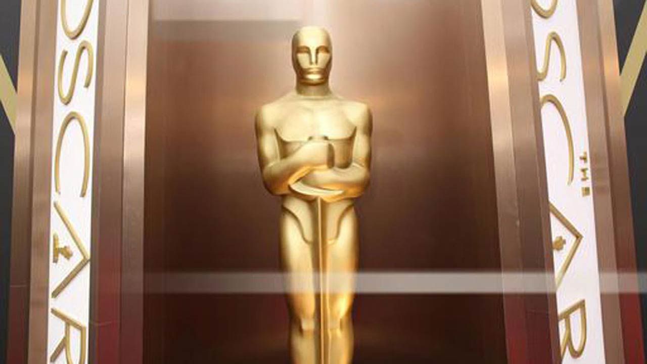 'La La Land' Dominates 2017 Oscar Nominations