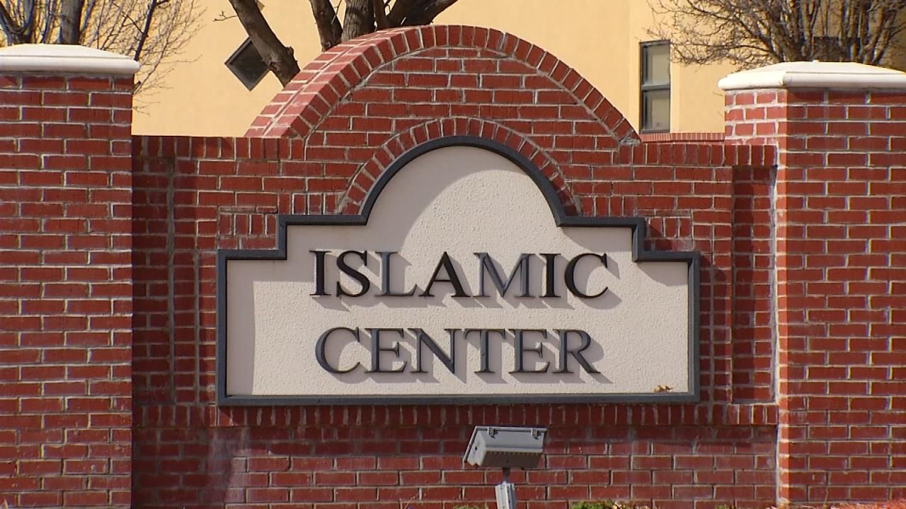 Tulsa Leaders Gather At Islamic Center To Address Trump Travel Ban