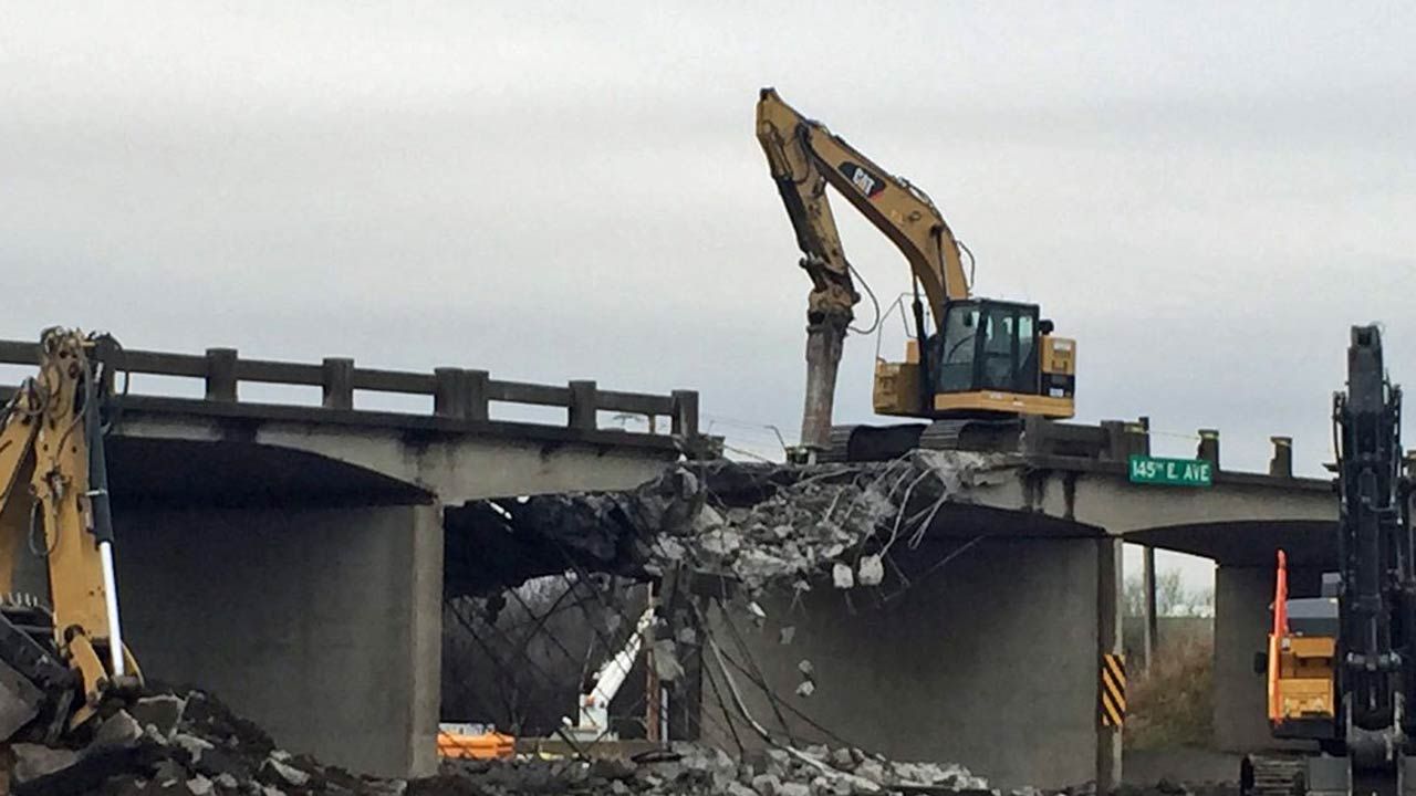 Bridge Demolition Work Narrows Lanes On I-44 In Tulsa