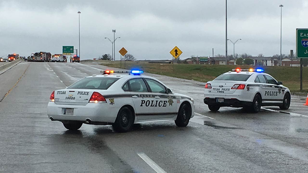 Multiple Vehicle Crash Stops Traffic On Tulsa Highway 169