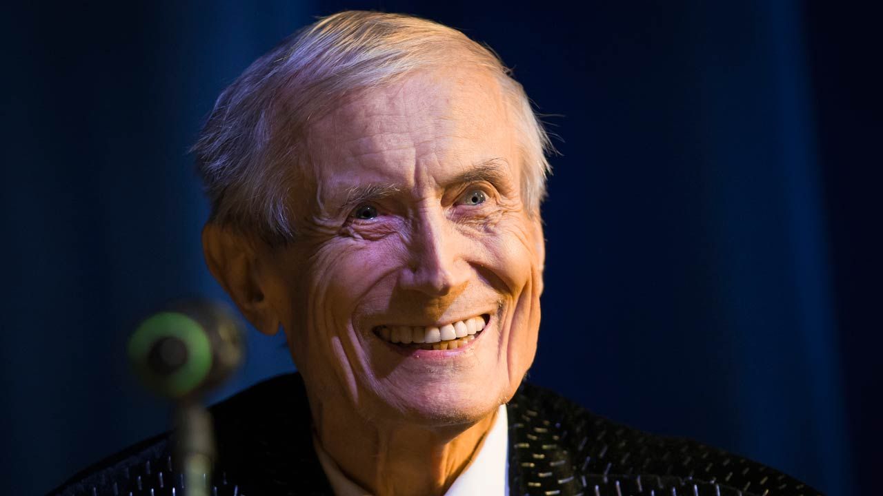Russian Poet Yevgeny Yevtushenko Dies In Tulsa Hospital