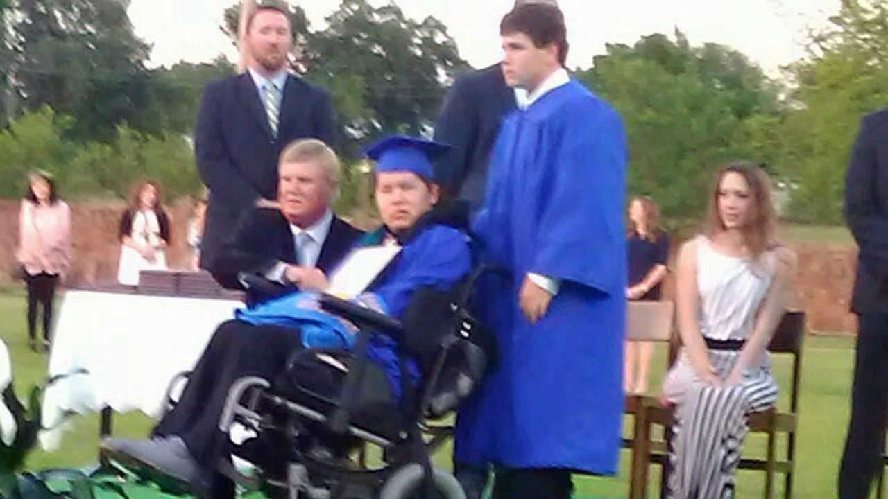 Holdenville Teen Crosses Graduation Stage, 8 Months After Injury