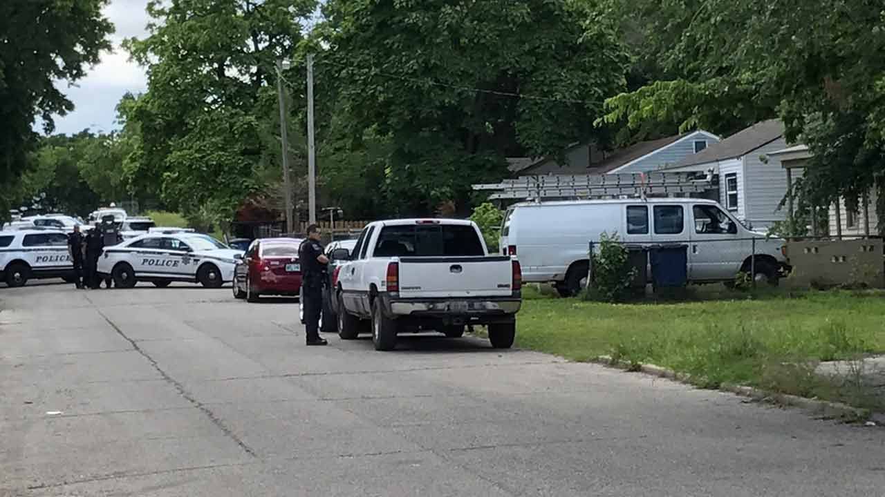 Tulsa Police In Standoff Outside Home