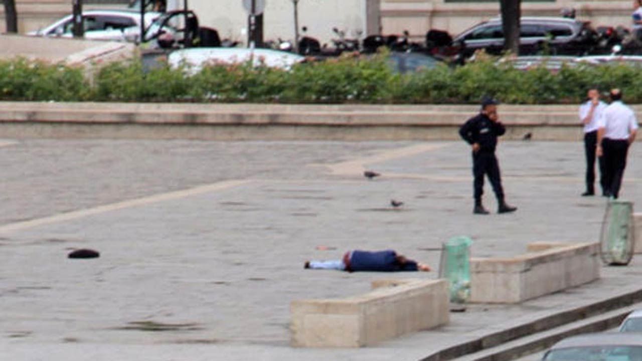 Man Shot By Police Near Notre Dame Cathedral