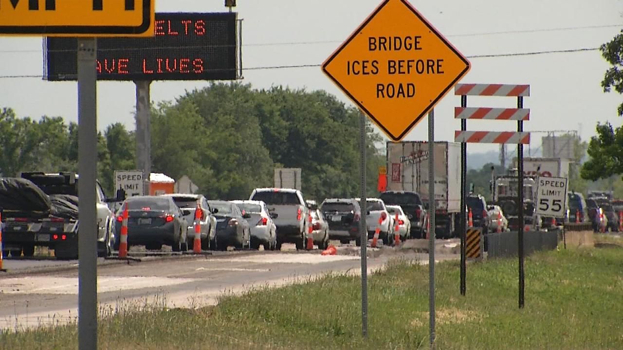 Northbound Highway 75 Resurfacing Project Changing Lanes At Jenks