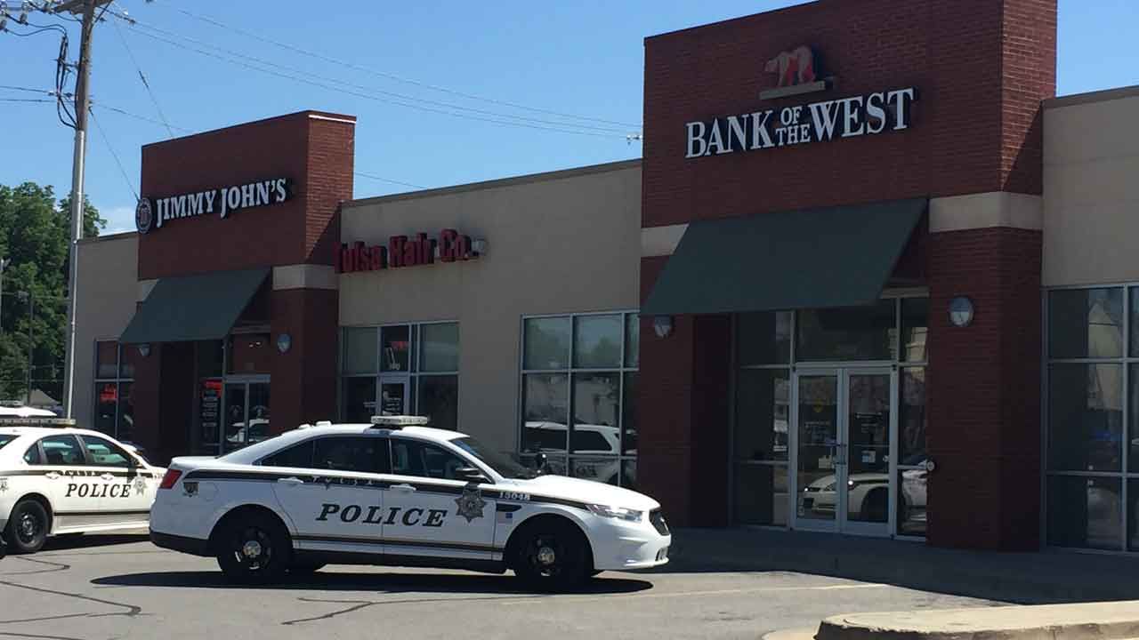 Tulsa Police Investigate Robbery At Bank Of The West
