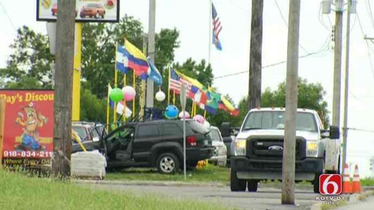 SUV Crash Causes Gas Leak In Tulsa