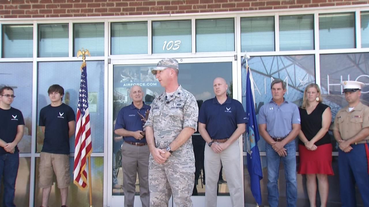 Air Force Recruiting Commander Thanks Bixby For Support