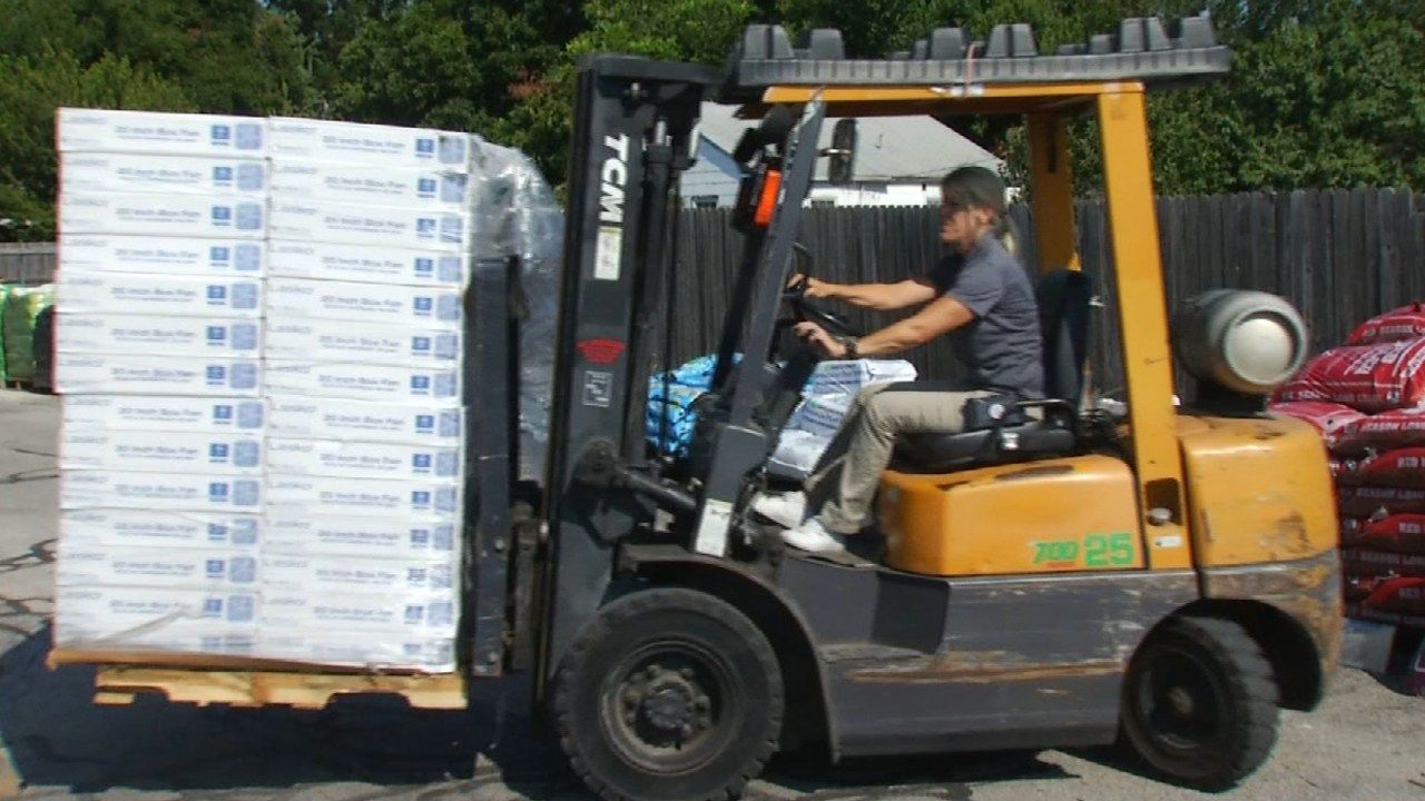 Tulsa Westlake Ace Hardware Donates Fans To People In Need Amid Heat Wave