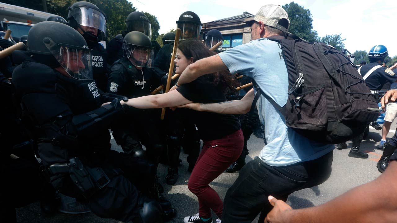 Boston "Free Speech" Rally Ends After Counter-Protesters Take To Streets