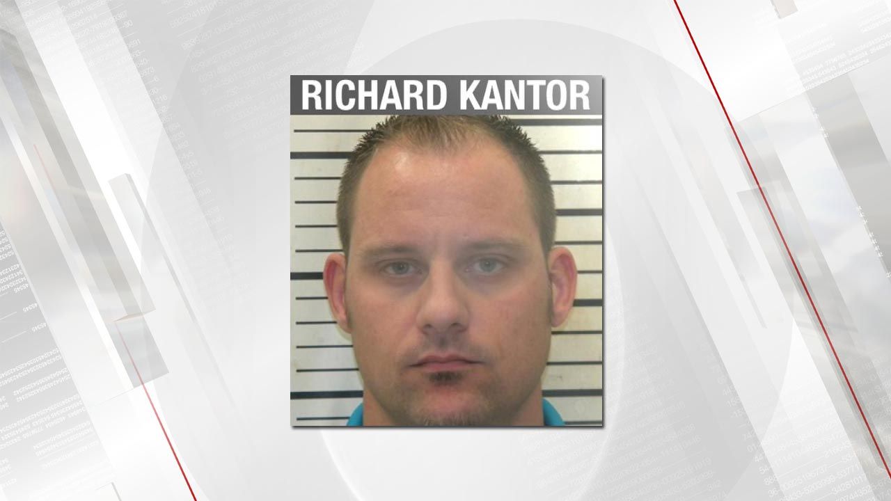 Man Pleads Guilty To Pryor Peeping Tom