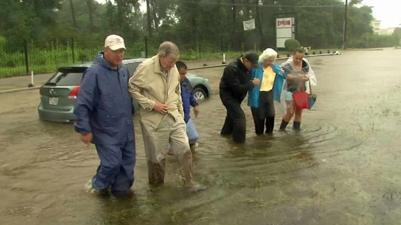 Thousands Need Rescue As Harvey Floodwaters Rise