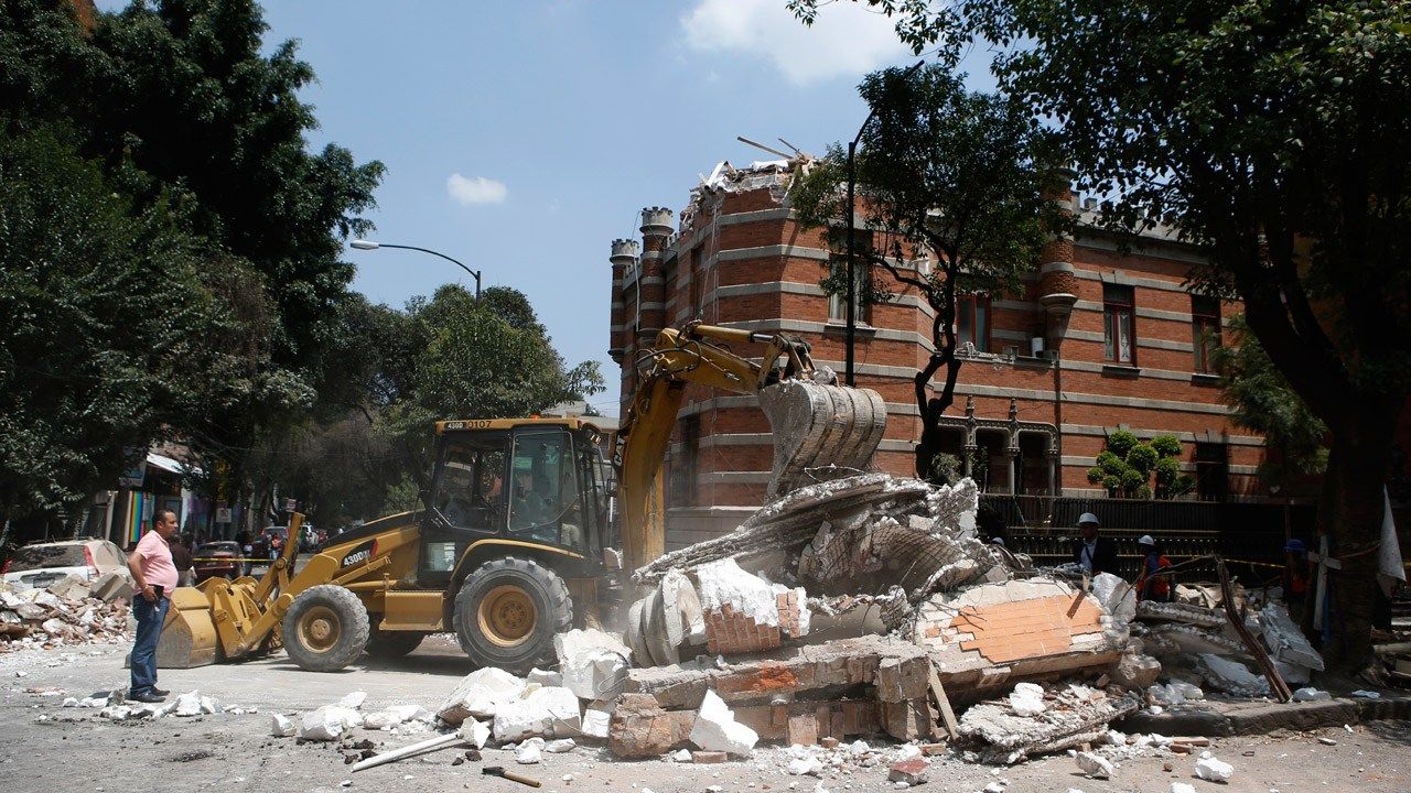 Earthquake Hits Central Mexico