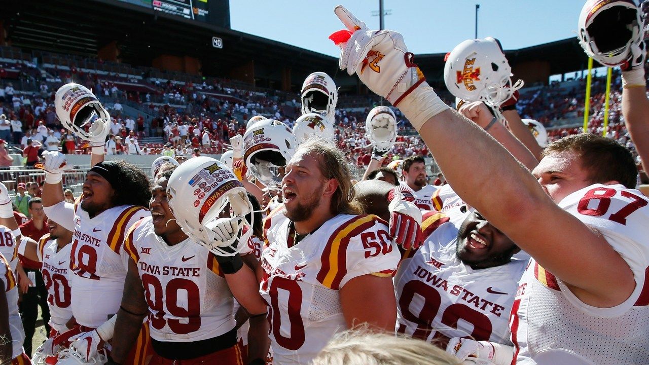 3rd String QB Rallies Iowa State Past No. 3 Oklahoma