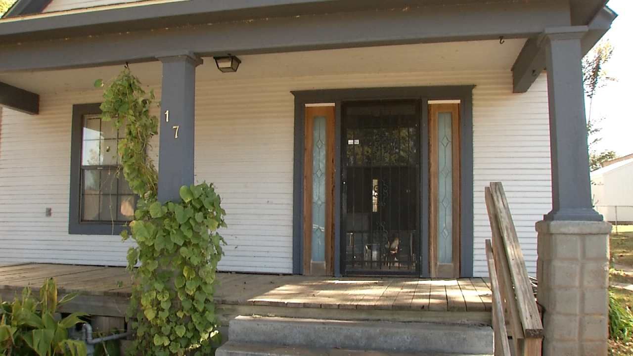 Tulsa Couple Says New Roommate's Boyfriend Robbed Them