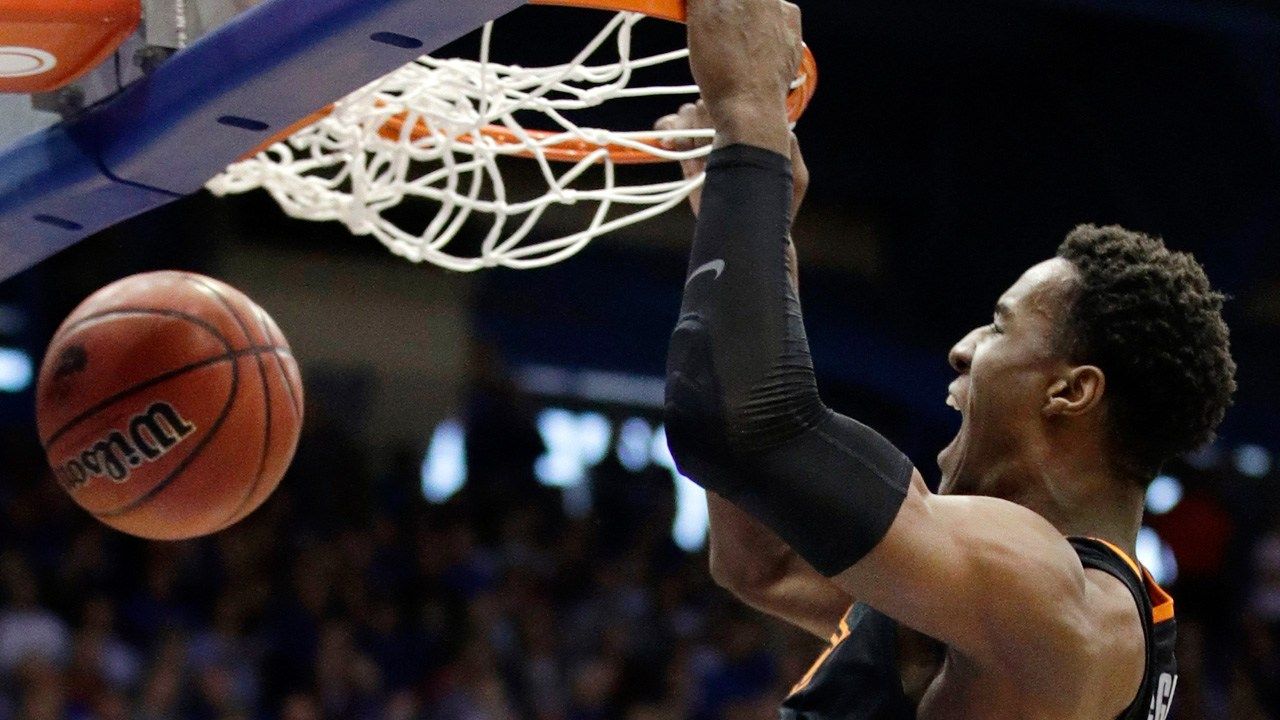 Oklahoma State Tops Struggling No. 19 West Virginia 88-85