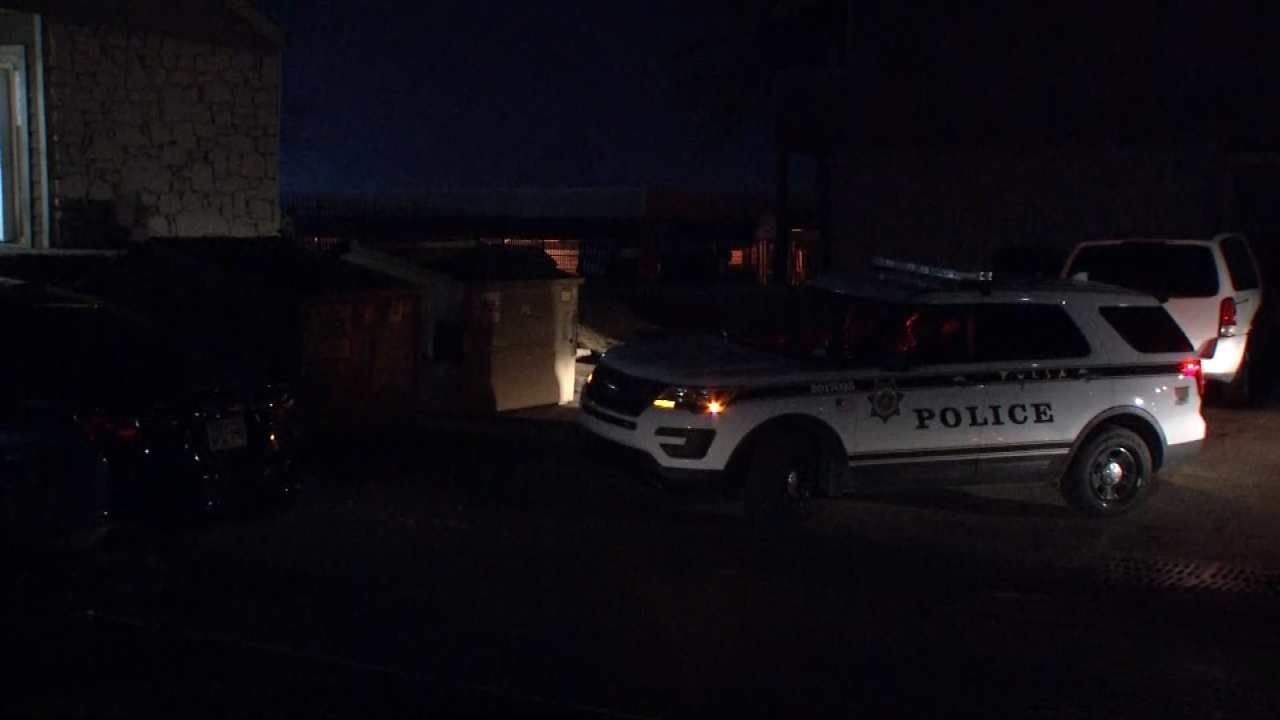 Man Shot In Leg During Robbery At Tulsa Apartment Complex