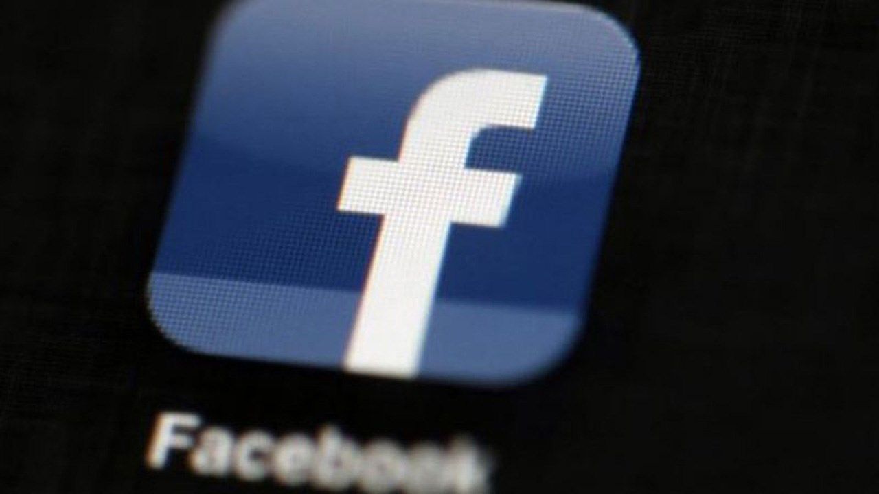 Facebook CEO Apologizes For Breach Of Trust In Full-Page Newspaper Ads