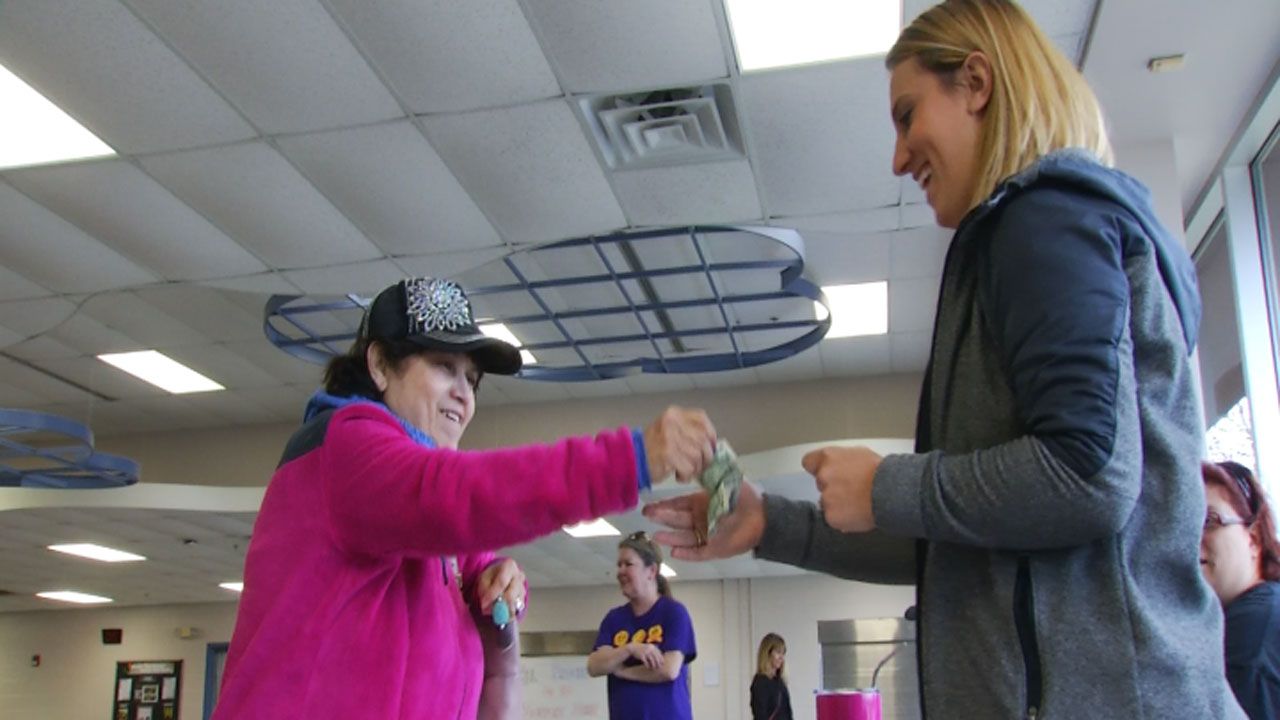 Union Elementary School Raises Money For Support Staff