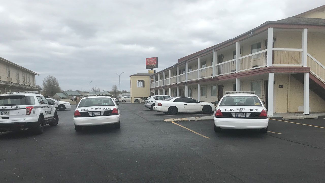 Man Shot In Leg During Tulsa Robbery, Police Say